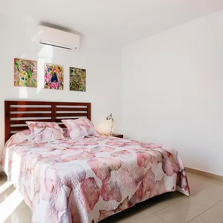 Villa Tijuana - 3 Bedroom - Perfect For Families - Great Pool Area - Pool Table Puerto del Carmen (Lanzarote)