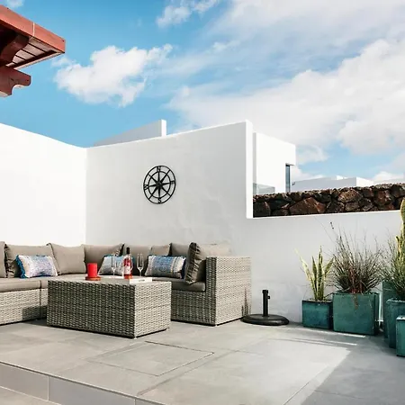 Tijuana - 3 Bedroom - Perfect For Families - Great Pool Area - Pool Table Villa Puerto del Carmen (Lanzarote)