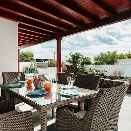 Tijuana - 3 Bedroom - Perfect For Families - Great Pool Area - Pool Table Villa Puerto del Carmen (Lanzarote)