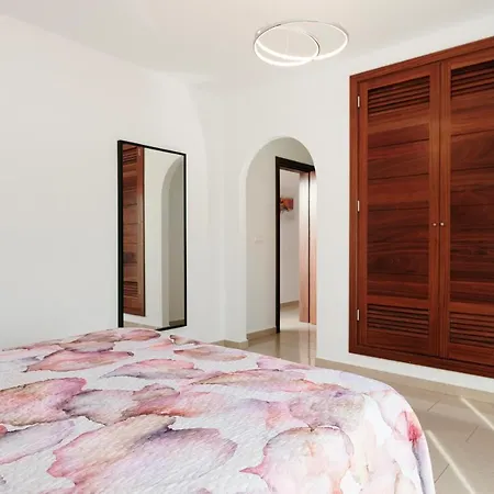 Tijuana - 3 Bedroom - Perfect For Families - Great Pool Area - Pool Table Villa Puerto del Carmen (Lanzarote)